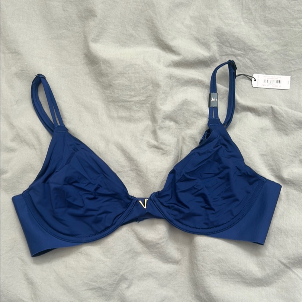 Victoria’s Secret Unlined Plunge Bra NWT